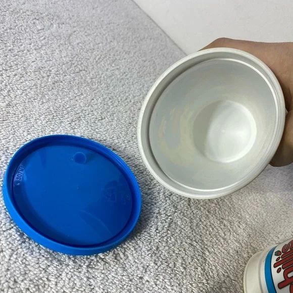 5/$35 Vintage 90s Chili’s Plastic Takeaway Souvenir Kid’s Cups W One Lid - Picture 8 of 9